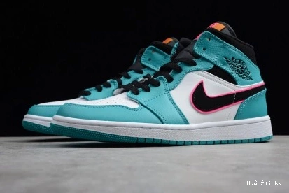 3504 Jordan Air South Minimalist Mid 272 1 852542- Beach 0825
